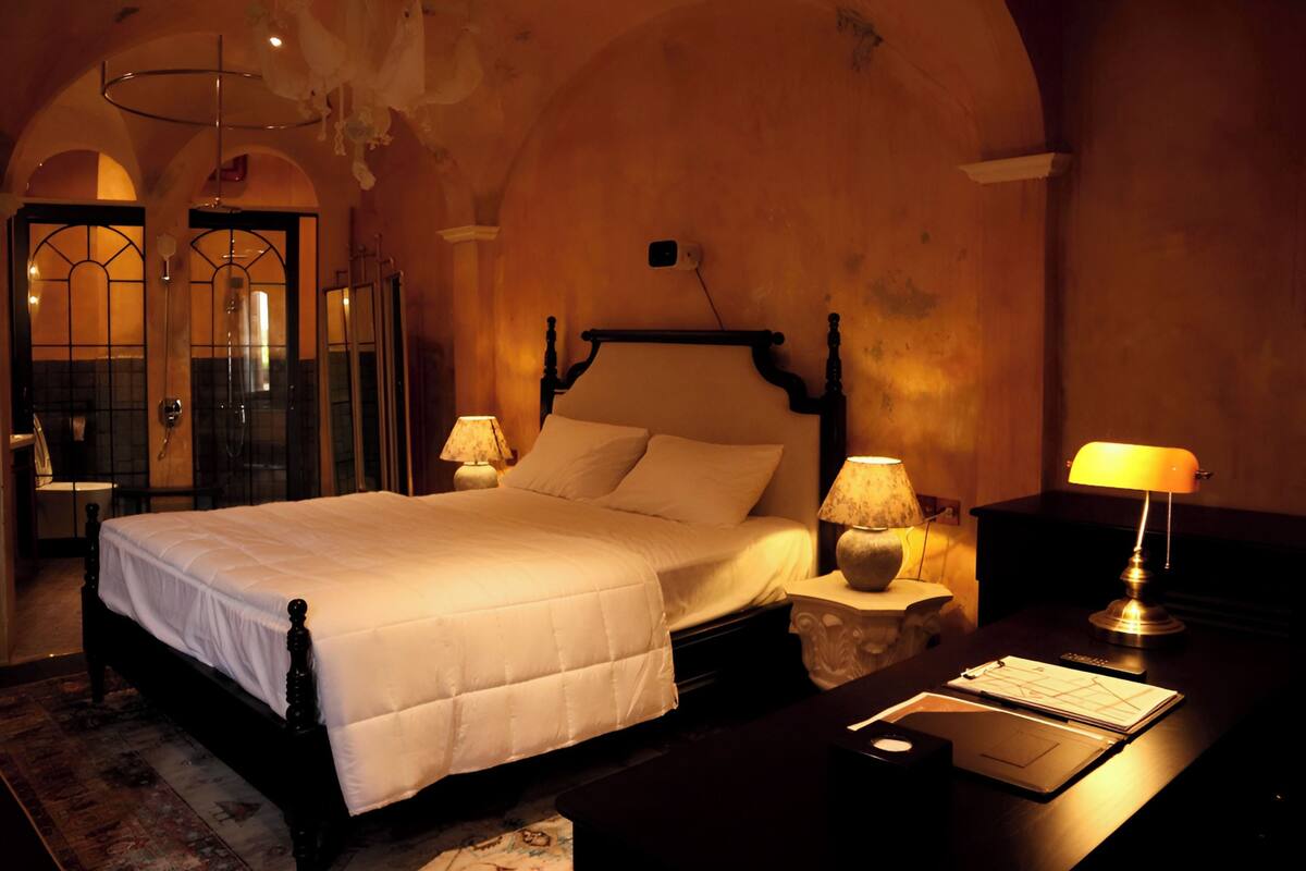 Signature Exclusive Suite - Top Floor with Balcony & Bathtub | Premium bedding, pillowtop beds, minibar (free items), desk