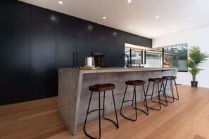 Fridge, microwave, oven, stovetop - Daydream Cottage  Beachside Luxury in Lilli Pilli (Lilli Pilli)