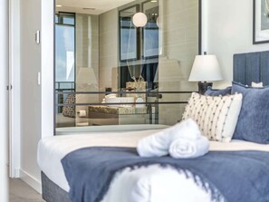2 bedrooms, iron/ironing board, WiFi, bed sheets - Luxury Beachfront 1-Bed Apartment with Pool & Gym (Surfers Paradise)