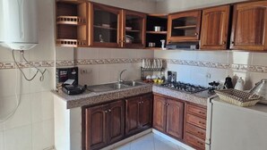 Coffee/tea maker, stovetop, cookware/dishes/utensils