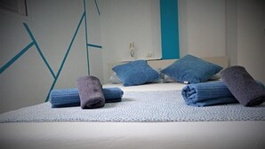 1 chambre, fer et planche à repasser, accès à Internet, literie fournie