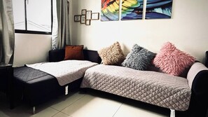 Interior - Spacious Central Davao City Getaway - Spacious Apartment with Shared Pool (Davao City)