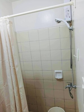 Shower - Modest Studio Davao City Apartment for Rent - Peaceful Oasis in the City (Davao City)