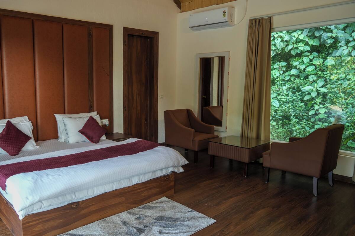 Habitación Deluxe doble, vistas al jardín | Escritorio, espacio para trabajar con un portátil, wifi gratis