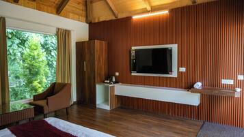 Deluxe Double Room, Garden View