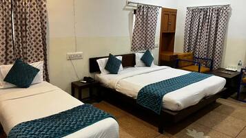 Laptop workspace, free WiFi