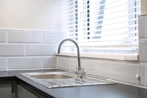 Maison (Comfortable 4-Bed Home with Free Park) | Cuisine privée