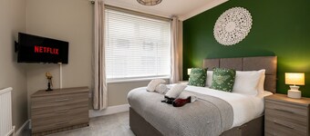 Comfortable 4-bed Home With Free Parking Wales