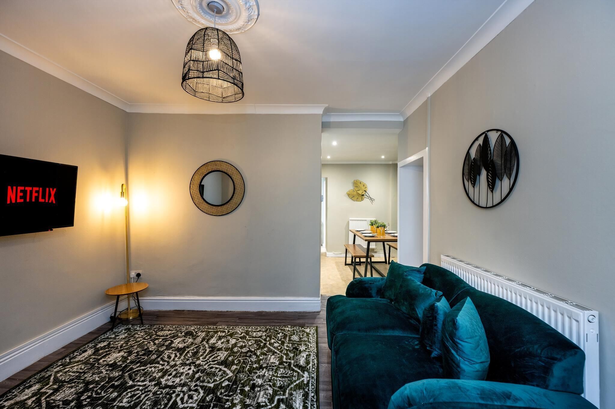 Casa (Comfortable 4-Bed Home with Free Park) | Sala d'estar | Televisor 