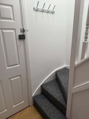Exterior - Sea Breeze 1-bed Retreat With Parking (Swansea)