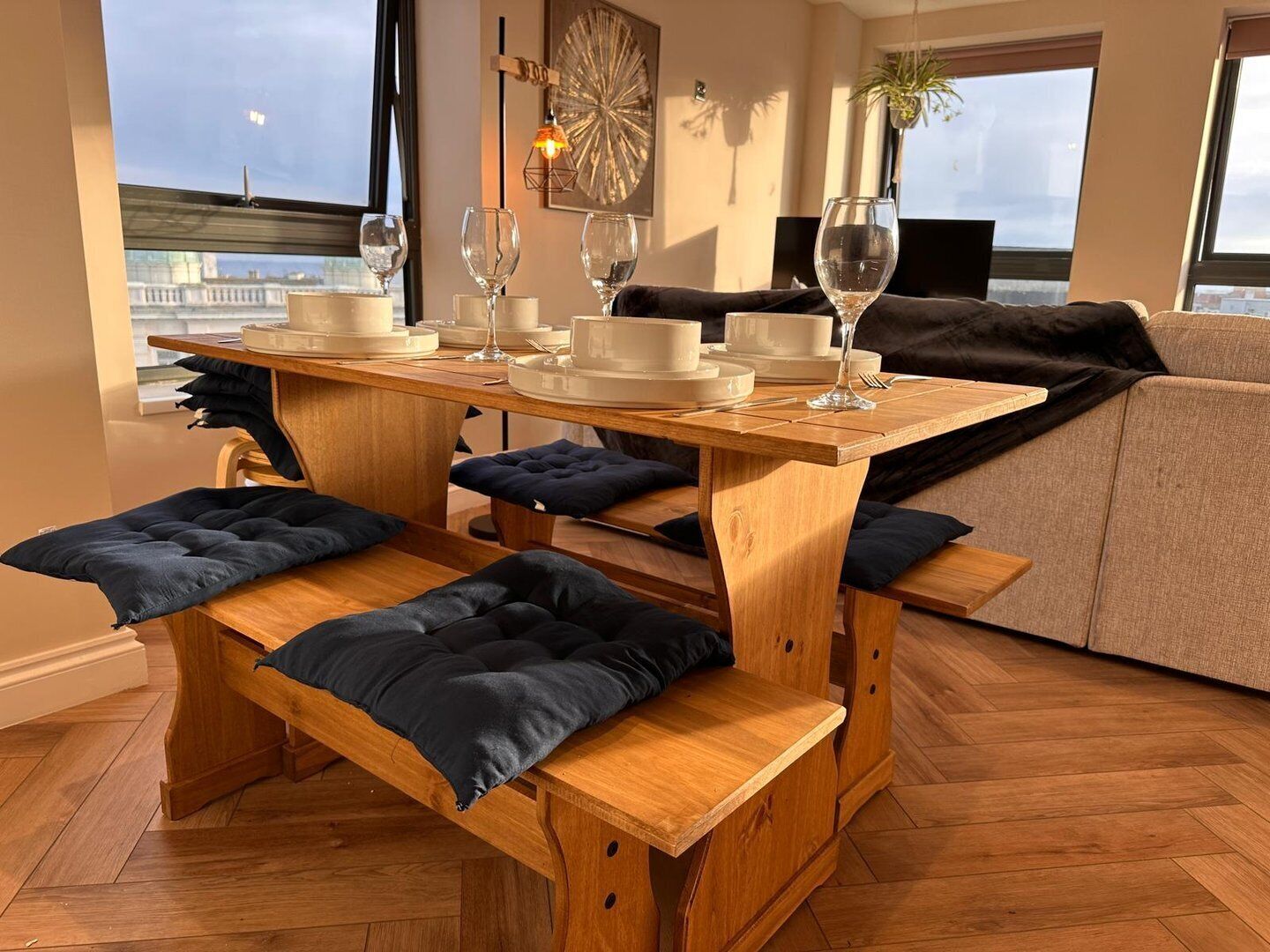 Apartment (Brighton City View 3-Bed Retreat) | Dining