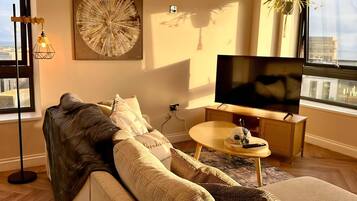 Apartment (Brighton City View 3-Bed Retreat) | Living room