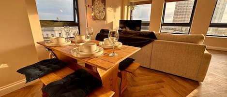 Apartment (Brighton City View 3-Bed Retreat) | Living room | TV