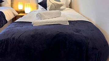 Apartment (Brighton City View 3-Bed Retreat) | 3 bedrooms, free WiFi