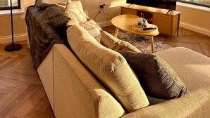 อพาร์ทเมนท์ (Brighton City View 3-Bed Retreat) | ห้องนั่งเล่น