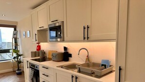 อพาร์ทเมนท์ (Brighton City View 3-Bed Retreat) | ครัวส่วนตัว