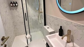 อพาร์ทเมนท์ (Brighton City View 3-Bed Retreat) | ห้องน้ำ