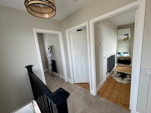 Exterior - Cosy 2 Bedroom Home With Parking Near City Centre (Swansea)
