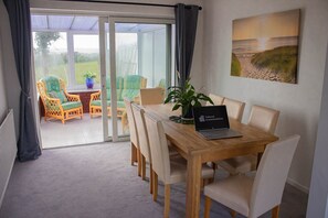 House (Swansea 3 Bedroom Home with Parking &) | Dining - Swansea 3 Bedroom Home With Parking & Garden (Swansea)