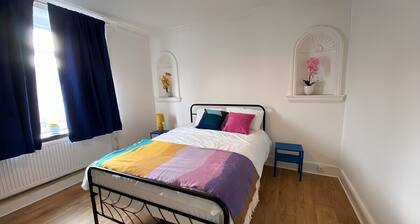 4-bedrooms - Perfect for Those Working in Bridgend