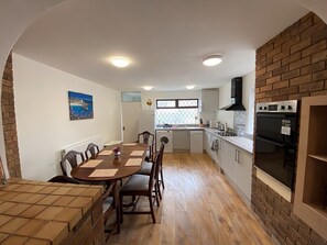 Exterior - 4-bedrooms - Perfect for Those Working in Bridgend (Bridgend)