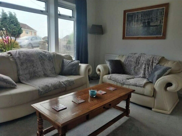 Exterior - 4-bedrooms - Perfect for Those Working in Bridgend (Bridgend)