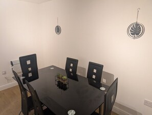 Exterior - Bayview 1-bed Swansea Retreat (Swansea)