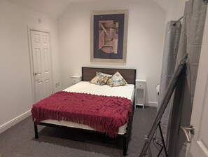 Exterior - Bayview 1-bed Swansea Retreat (Swansea)
