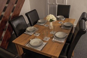 Exterior - Family-friendly 3-bed House in Swansea (Swansea)