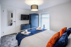 House (Stadium View 5-Bed Retreat + Parking) | 5 bedrooms, free WiFi - Stadium View 5-bed Retreat + Parking (Swansea)
