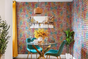 Apartment (Brighton Seaside 1-Bed Retreat near T) | Dining - Brighton Seaside 1-bed Retreat Near The Lanes (Brighton)