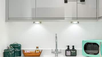 Apartment (Brighton Seaside 1-Bed Retreat near T) | Eigene Küche