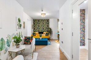 อพาร์ทเมนท์ (Brighton Seaside 1-Bed Retreat near T) | ห้องนั่งเล่น | ทีวี