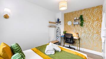 Apartment (Brighton Seaside 1-Bed Retreat near T) | 1 bedroom, free WiFi