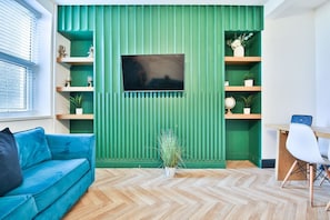 House (Bright 3-Bed Swansea House + Parking) | Living room | TV - Bright 3-bed Swansea House + Parking (Swansea)