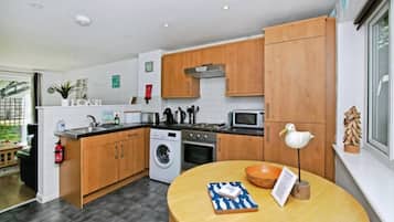 Ferienhaus (Atlantic Reach – Cozy 2-Bed with Pa) | Eigene Küche