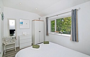 House (Atlantic Reach – Cozy 2-Bed with Pa) | 2 bedrooms, free WiFi - Atlantic Reach Cozy 2-bed With Parking (St. Columb Major)