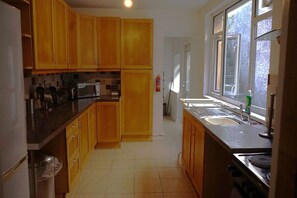 Exterior - Modern 3-bed Swansea Home Near City & Bay (Swansea)