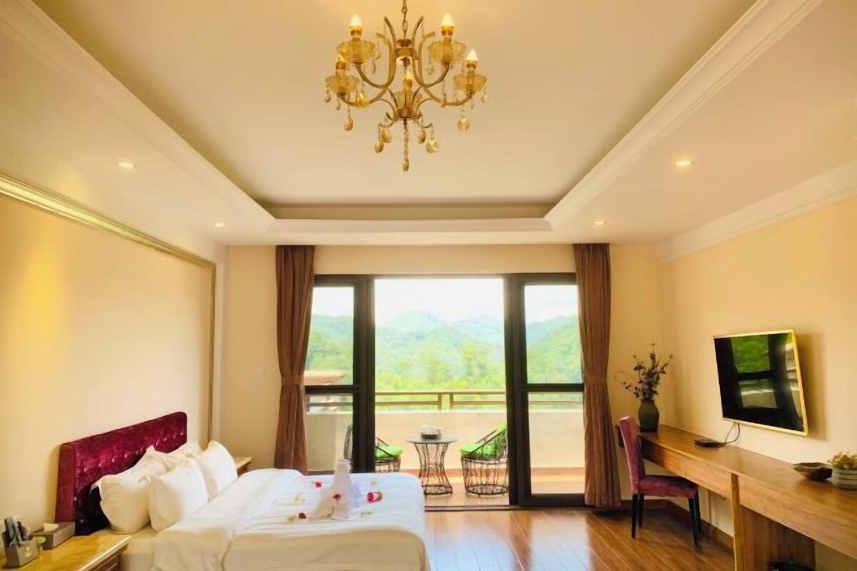 Qinyue • Luxury Scenic Double Bed Room [Zero Pressure Mattress + Private Shower + Scenic Balcony]