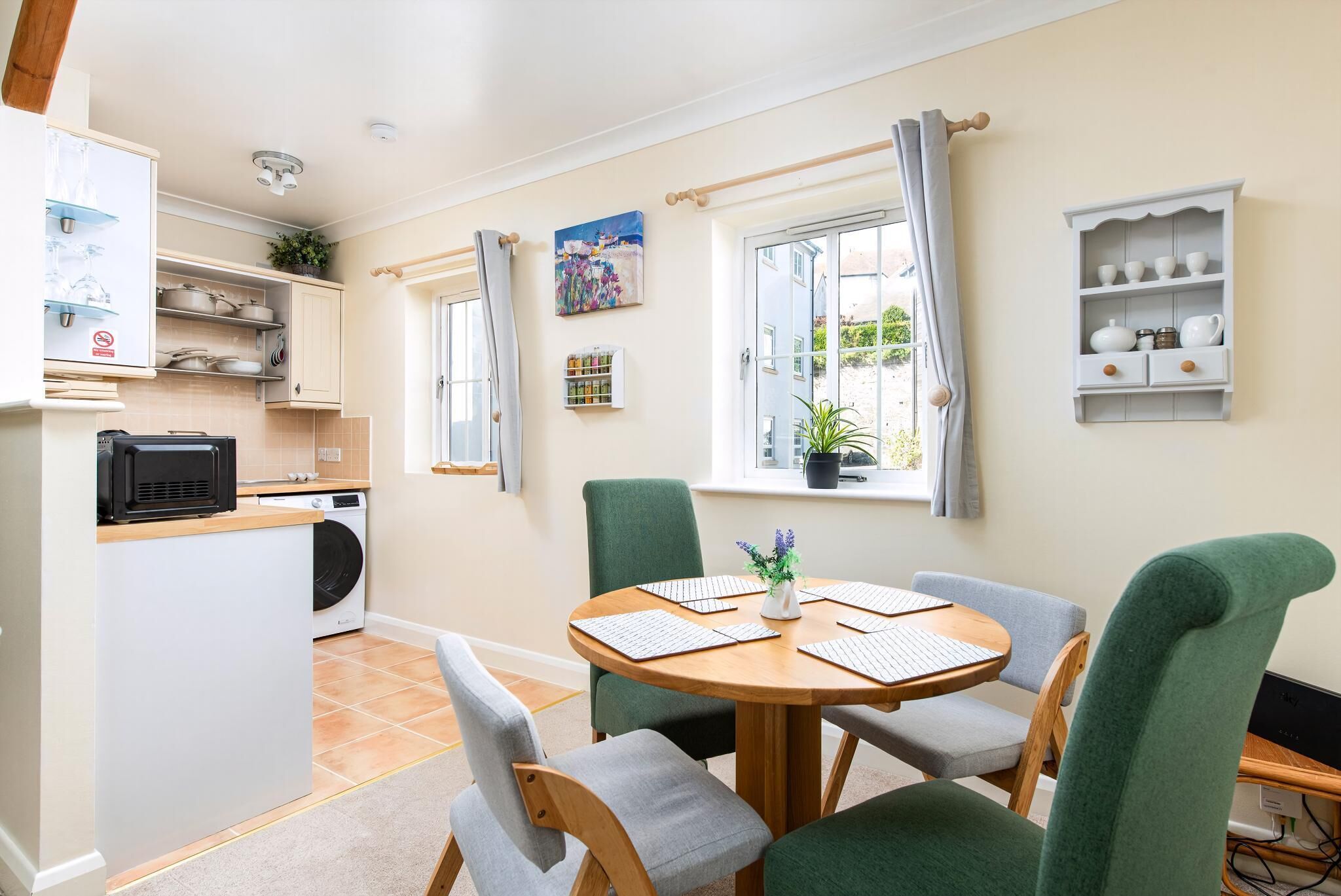Talo (Seaview 2-Bed with Private Parking, P) | Ruokailu