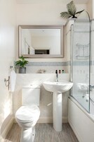 独立别墅 (Seaview 2-Bed with Private Parking, P) | 浴室