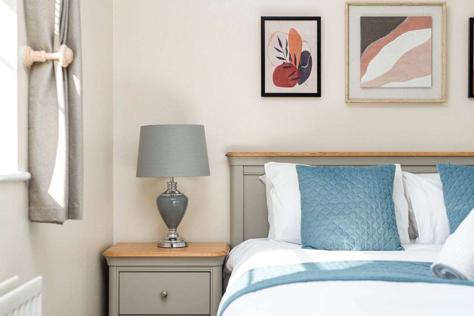 House (Seaview 2-Bed with Private Parking, P)