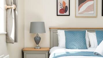 Nhà (Seaview 2-Bed with Private Parking, P) | 2 phòng ngủ, truy cập Internet không dây miễn phí