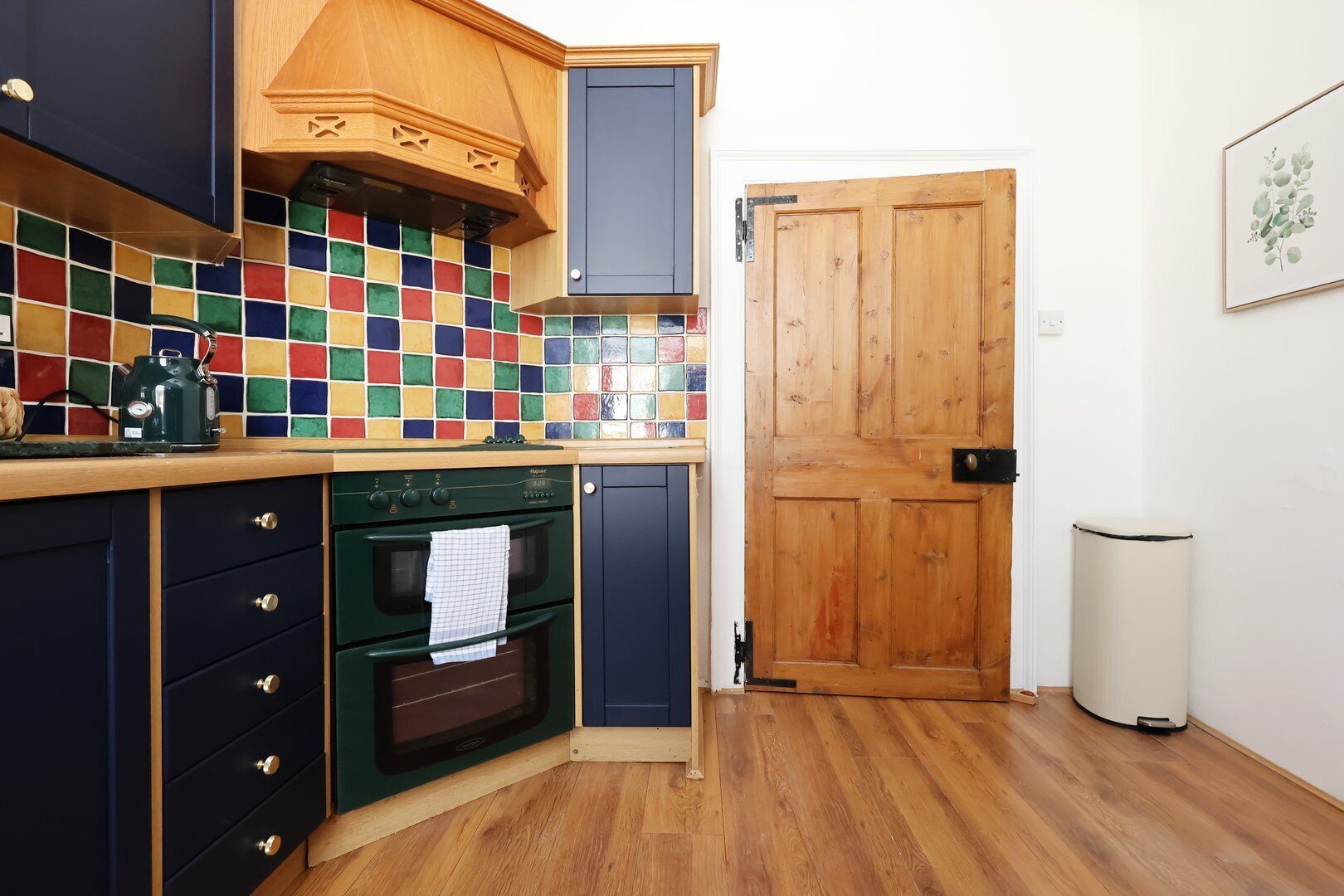 Apartment (Spacious 3BR Flat in Cowbridge Centre) | Private kitchen