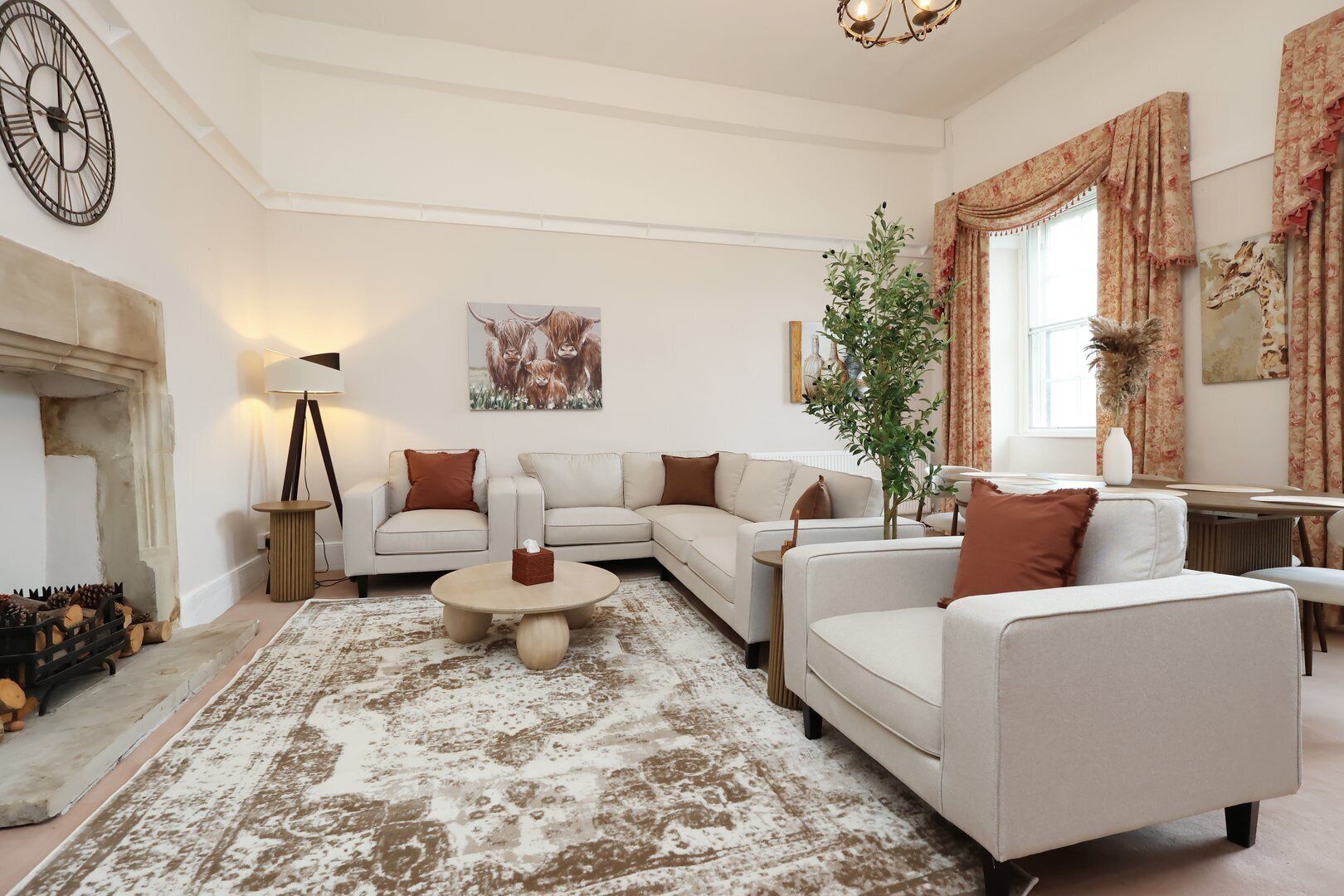 Lejlighed (Spacious 3BR Flat in Cowbridge Centre) | Stue | Tv