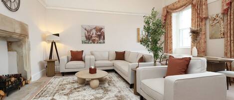 Apartment (Spacious 3BR Flat in Cowbridge Centre) | Wohnzimmer