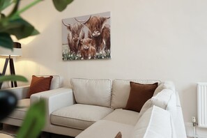Apartment (Spacious 3BR Flat in Cowbridge Centre) | Living room | TV - Spacious 3BR Flat in Cowbridge Centre (Cowbridge)