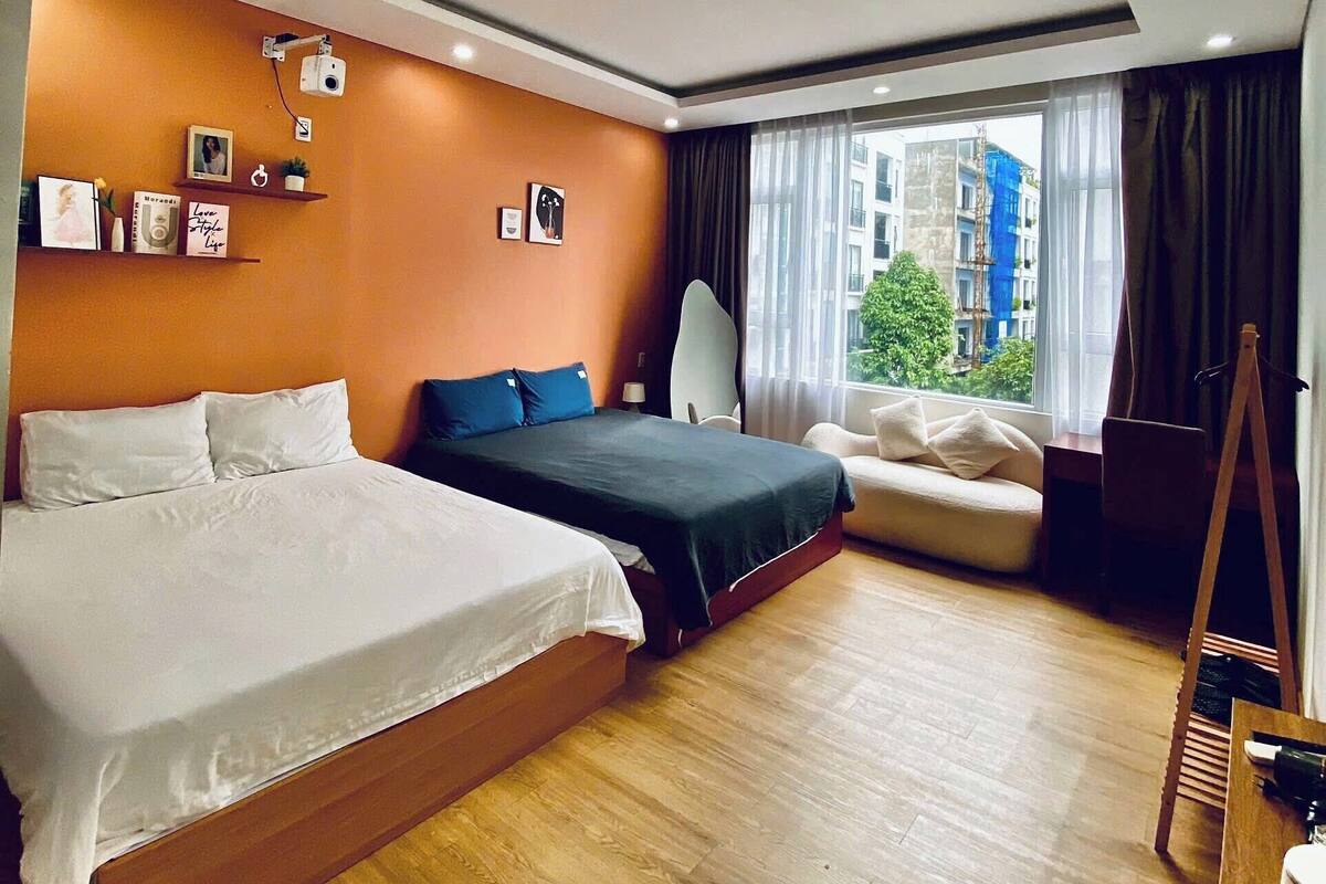 Dubbelrum för familj - utsikt mot staden | Gratis wi-fi