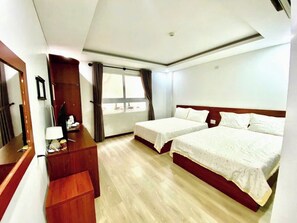 Dubbelrum för familj - utsikt mot staden | Gratis wi-fi