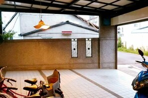 Free self parking - One of seven BnB (Hualien)